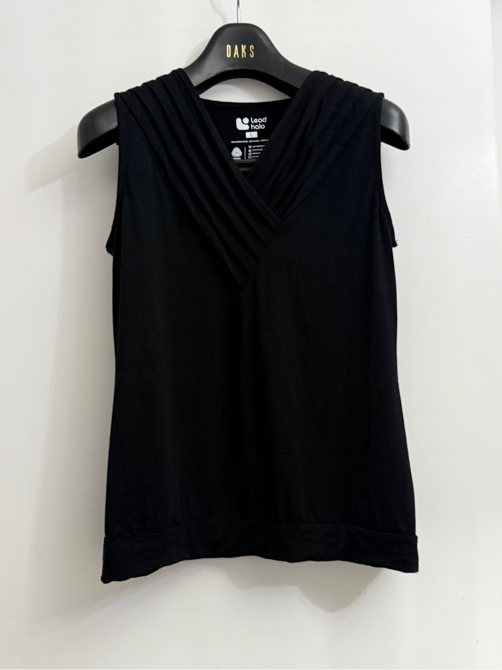 Leadhalo V-neck merino wool tank